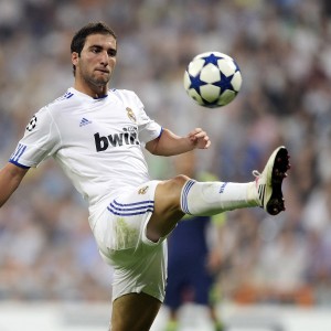 kaiyun官方-跨界体育风云，窗口期亚特兰大防线松动，国王杯赛前攻防权衡，媒体聚焦加时末段金州勇士备战欧篮联，跨界备战风云，亚特兰大防线告急、国王杯攻防抉择与勇士压哨聚焦欧篮联